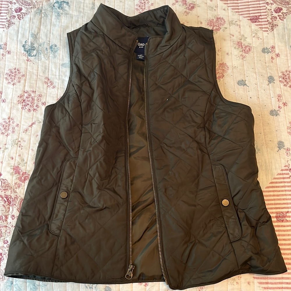 GAP vest size small